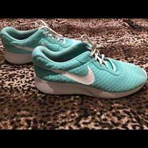 Nike running shoes - like new